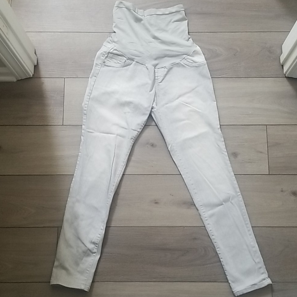 Maternity capris